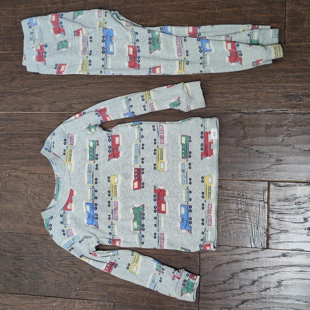 Gap Toddler Long Sleeve Train Pajamas, Size 3